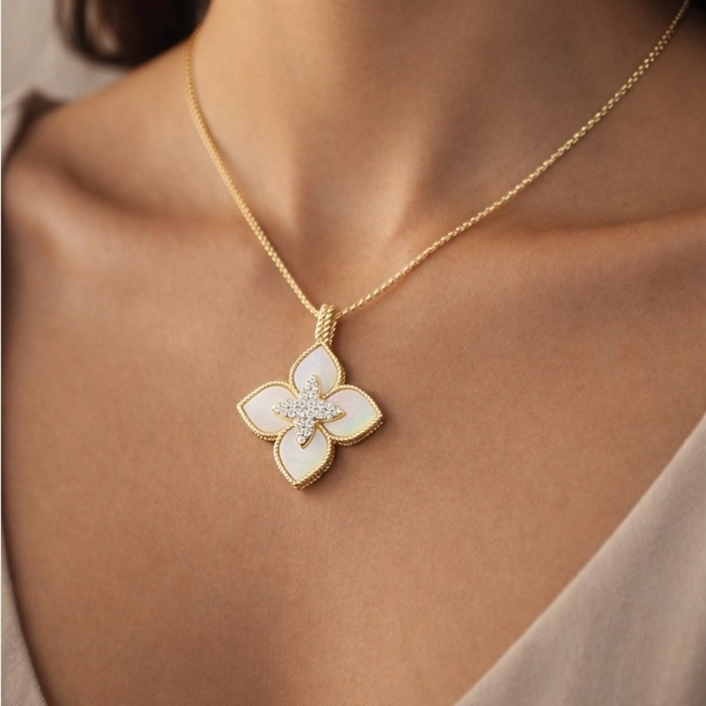 Mother-of-Pearl Clover Adjustable Necklace - 18K Gold Filled